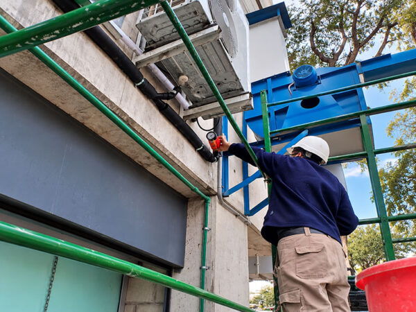 Instalación de sistema VRF LG Multi V Water Heat Recovery en Torres Le Parc — foto 4