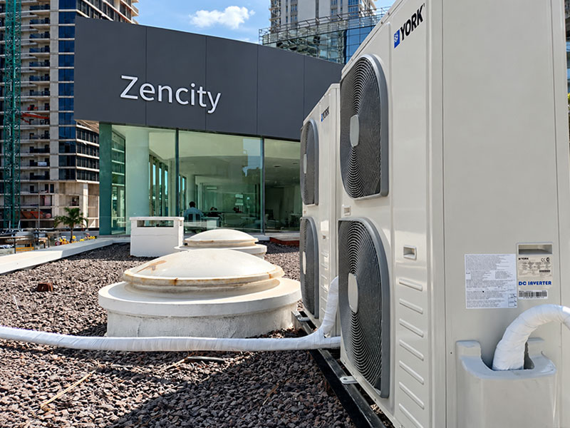 Instalación de equipos piso techo en concesionaria Triumph Zencity